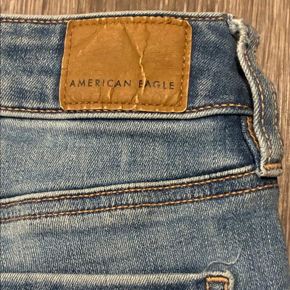 American Eagle Outfitters Light Blue Denim Jeans.  B6 - Picture 4 of 5